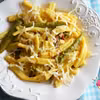 Makaron ze szparagami, suszonymi pomidorami i mozzarellą