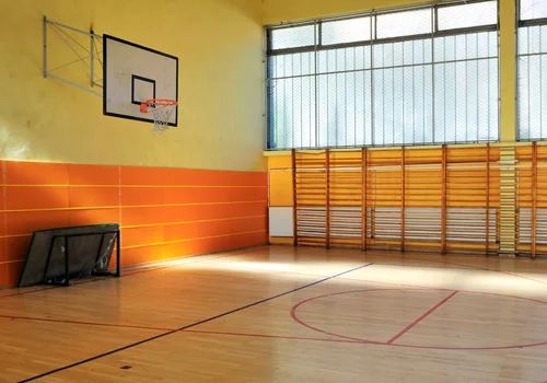 Nadchodzą zmiany na WF-ie? Coraz mniej pompek, więcej spacerów?