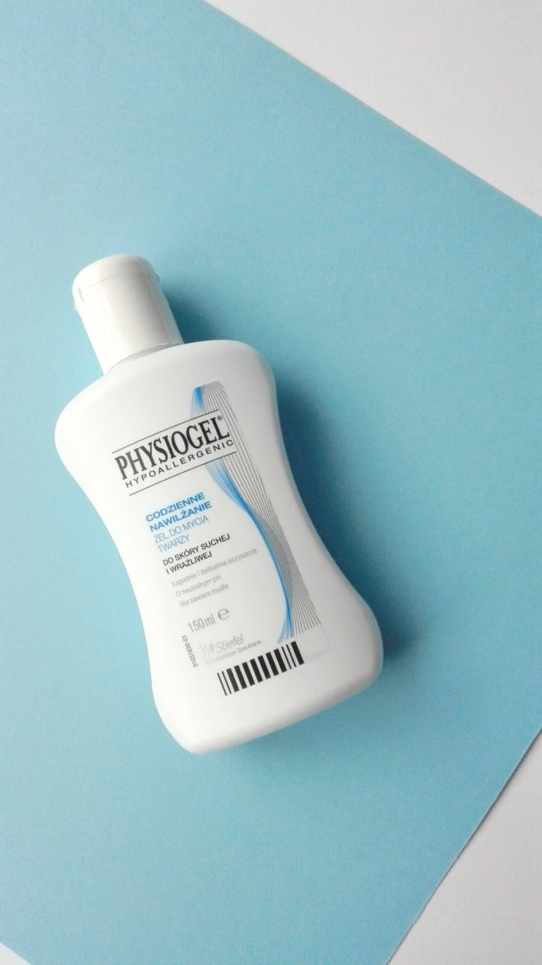 PHYSIOGEL HYPOALLERGENIC – ŻEL DO MYCIA TWARZY DO SKÓRY SUCHEJ I WRAŻLIWEJ