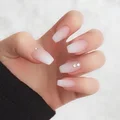 Mleczny manicure