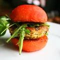 JAGLANY BURGER W POMIDORACH