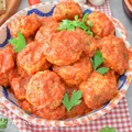 Mięsne pulpeciki z bakłażanem w sosie pomidorowym