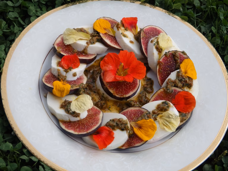Figowe caprese z pesto