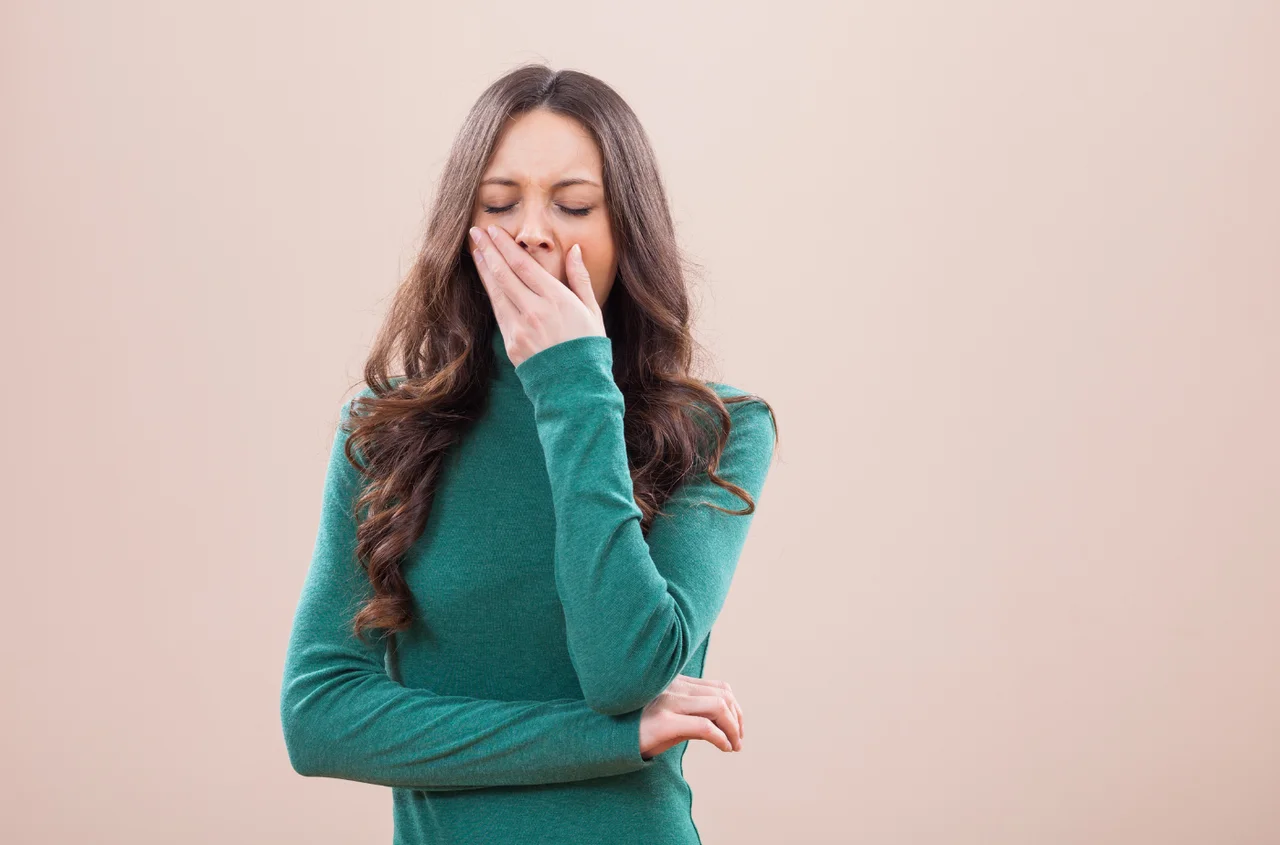 Śpisz długo, ale nadal jesteś zmęczona? Sprawdź poziom witamin z grupy B!