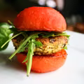 JAGLANY BURGER W POMIDORACH