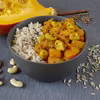 Kokosowe curry z dyni z orzechami nerkowca