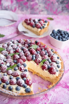 Tarta z malinami i borówkami