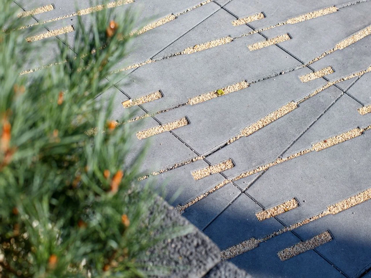 Fokus na podjazd. 5 ciekawych propozycji na nawierzchnię