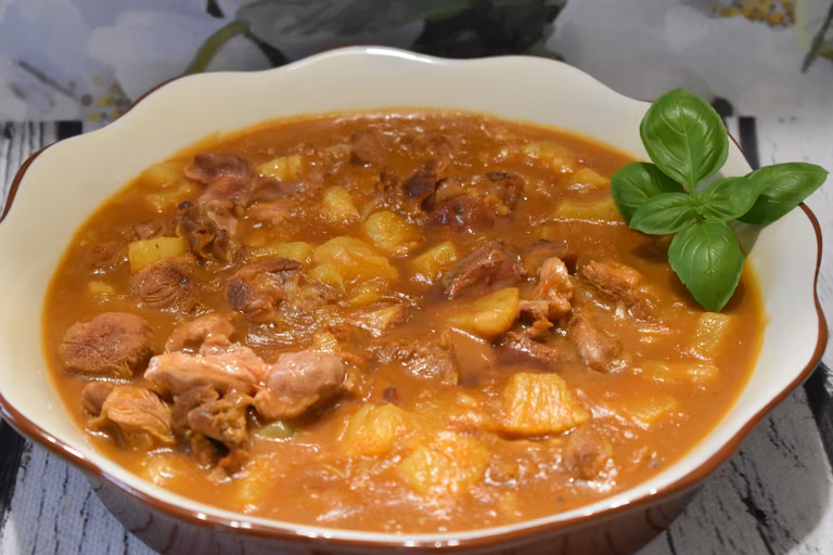 Kaczka z ananasem w curry