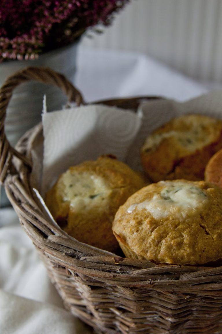 Wytrawne muffiny dyniowe z mozzarellą