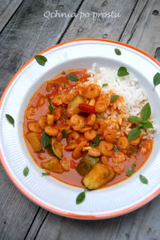 Curry z krewetkami i cukinią