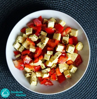 Sałatka serowa z papryka