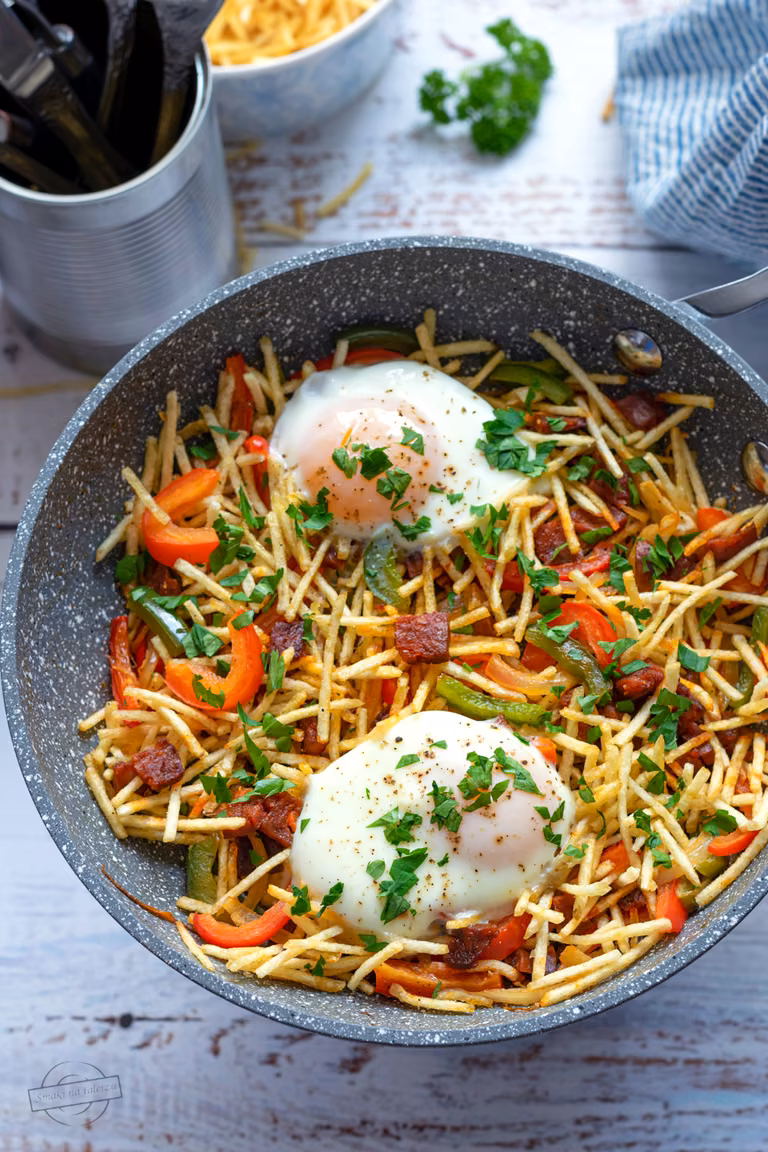 Jajka z patelni z papryką i chorizo