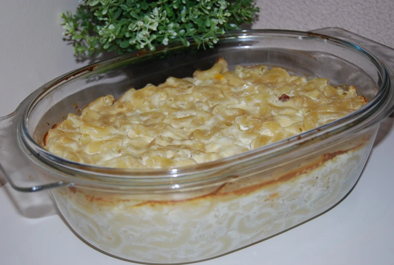 Makaron zapiekany z serem