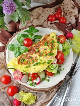 Omlet z szynką i nowalijkami