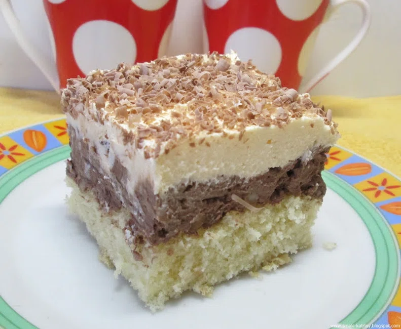 Pyszne ciasto ambasador-z masą orzechowo-czekoladową i cytrynową.