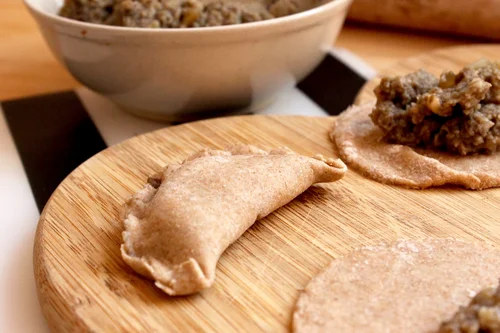 Pierogi orkiszowe z pieczarkowym farszem