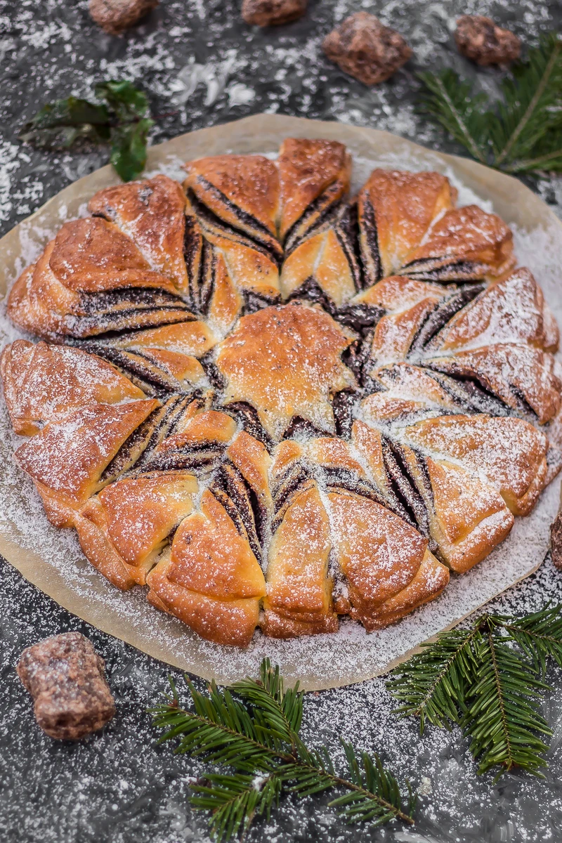 Gwiazda drożdżowa z makiem