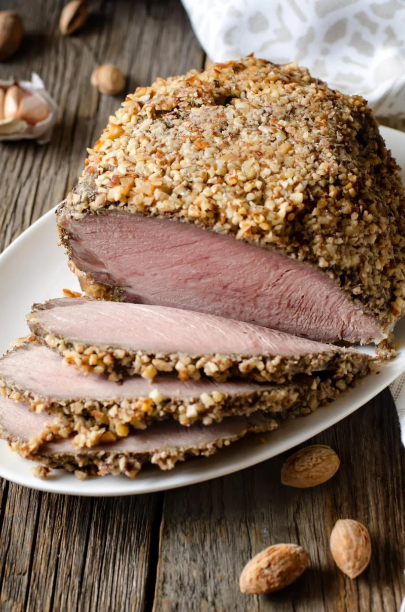 PIECZONY SCHAB W MIGDAŁACH