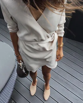 Jednokolorowa sukienka