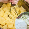 Wlej mleko do ziemniaków i dodaj to jedno warzywo. Smak tego puree zachwyci każdego!