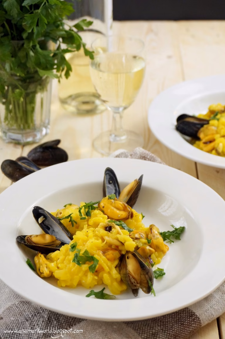 Szafranowe risotto z małżami