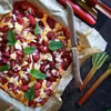 Szybkie ciasto z jogurtem, truskawkami i rabarbarem