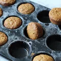 Muffiny z masłem orzechowym i białą czekoladą
