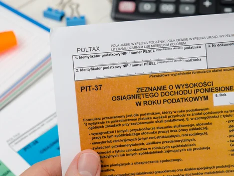 Obniżka podatku dochodowego z 17% na 12%. Czego rząd nam nie mówi?