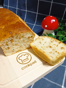 Chleb bez wyrabiania z cebulką prażoną