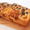 Chlebek pomidorowy do odrywania z oliwkami