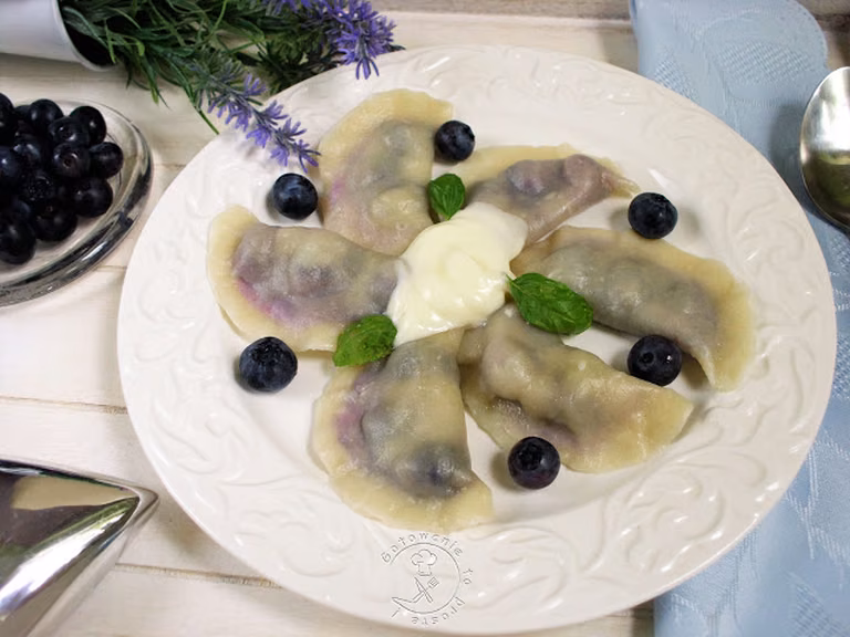 Delikatne Pierogi Z Borówkami
