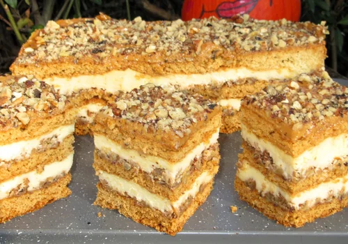 HIT 🔥 SERNIK -miodowy, z orzechami i kajmakiem HIT na święta i nie tylko