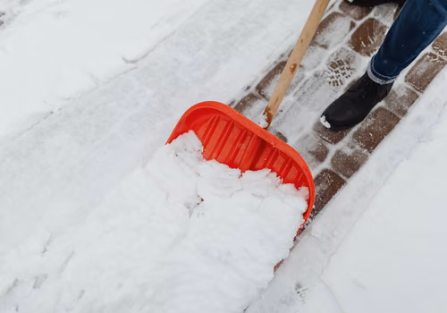 IMGW ostrzega przed burzami śnieżnymi i zawiejami. Te województwa są najbardziej zagrożone