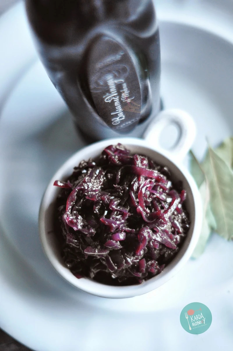Konfitura z czerwonej cebuli i octu balsamicznego