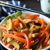 Makaron chow mein z warzywami