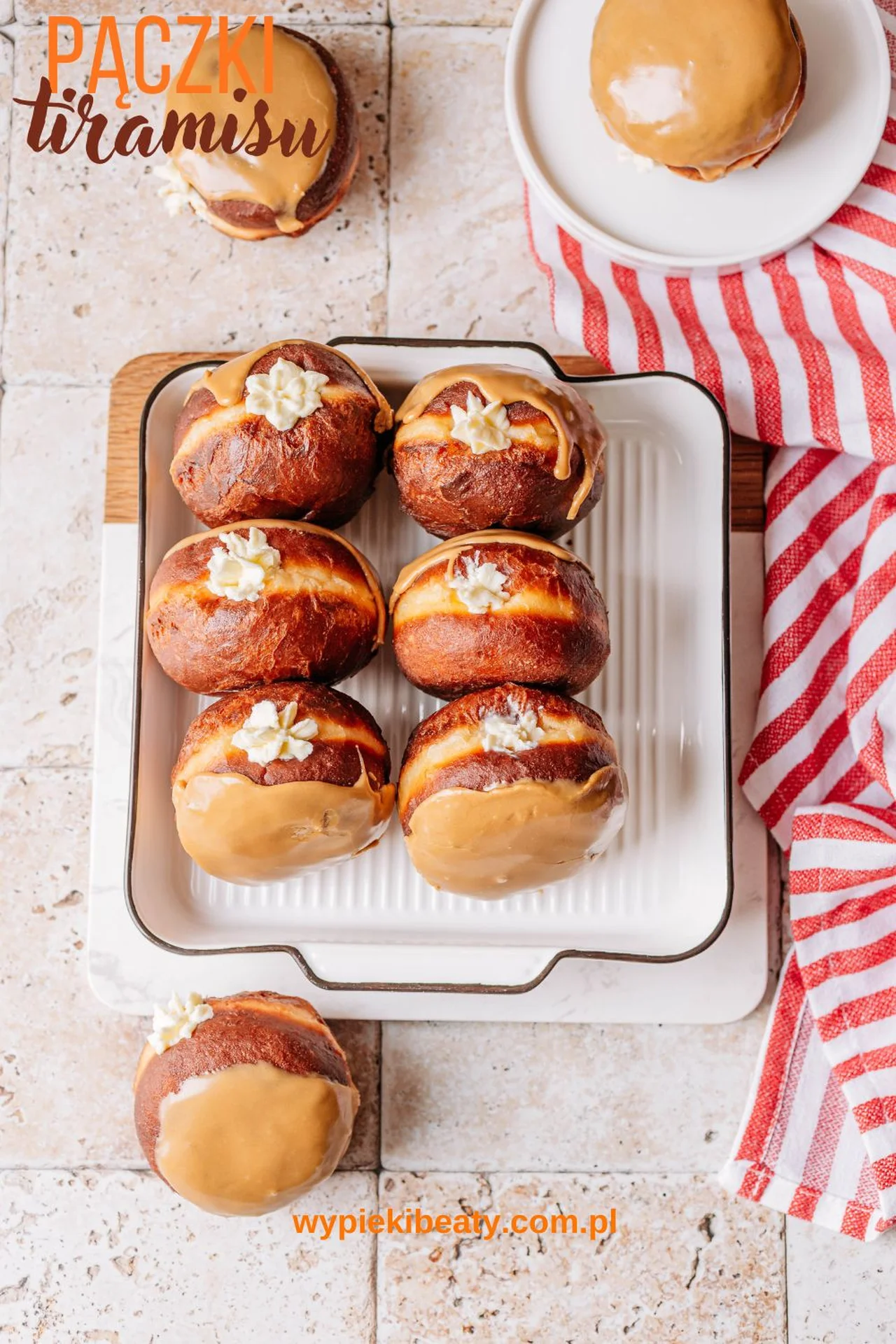 Domowe pączki tiramisu