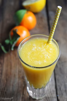 Koktajl z mandarynkami, melonem i mango