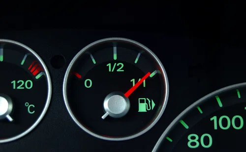 Zapominasz po której stronie masz w samochodzie wlew paliwa?