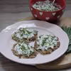 Placki z cukinii z pastą twarogowo-szczypiorkową