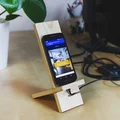 Drewniana podstawka pod smartfon DIY