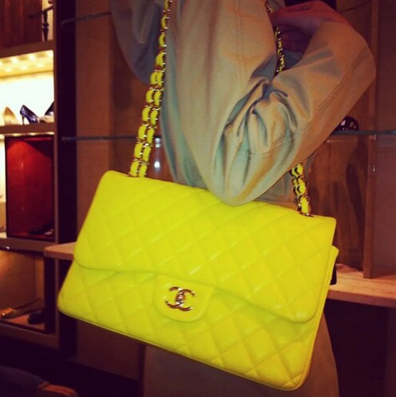 Piękna żółta torbka od Chanel