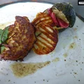 Ser halloumi w cukinii z malinami