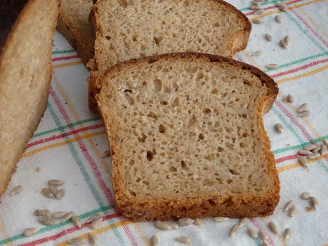 Chleb z zakwasem żurkowym