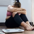 Tak reaguje ciało kobiety na brak równowagi hormonalnej! Problemy z wagą i depresja to zaledwie cząstka kłopotów