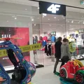 Zwolnienia w popularnej firmie odzieżowej! Polski gigant notuje milionowe straty!