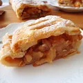 Strudel jabłkowy z ciasta francuskiego