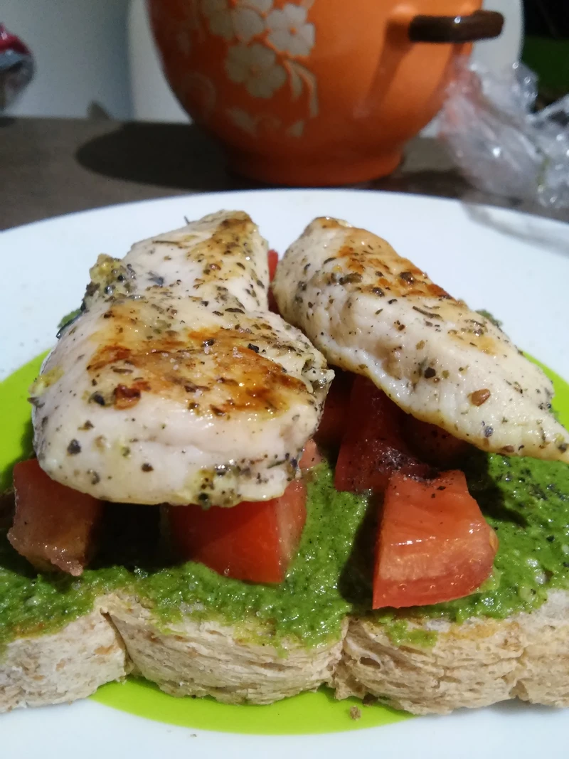 Grzanka z pesto z rukoli