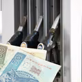 Jak oszczędzać paliwo? Sprawdź jak obniżyć spalanie nawet o 30 procent!