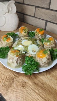 Drobiowa galareta z warzywami